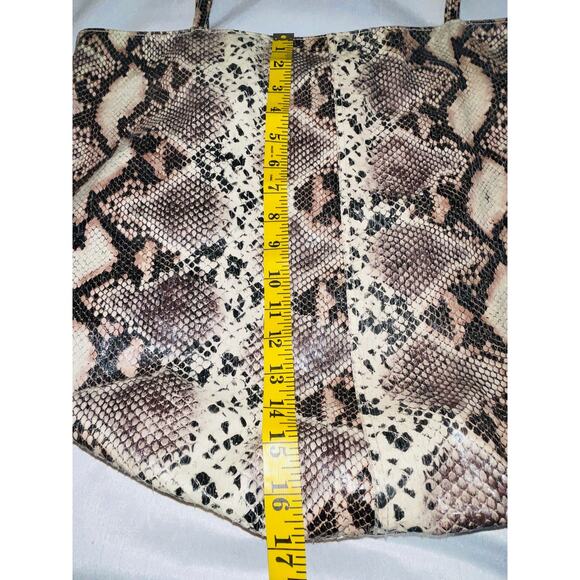 Saks Fifth Avenue‎ Snake Print Tote Bag - 19" Wide & 17" Deep - Picture 9 of 9